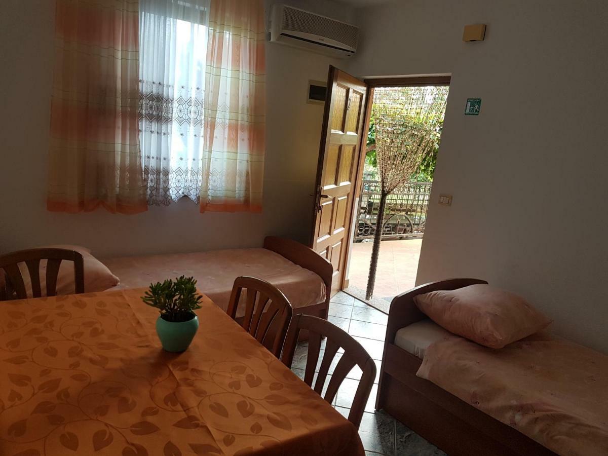 Apartman Edin Umag Buitenkant foto